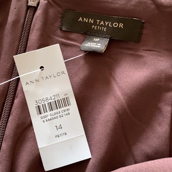 NWT Ann Taylor Faux “Leather” Side Tie Skirt - Picture 3 of 5